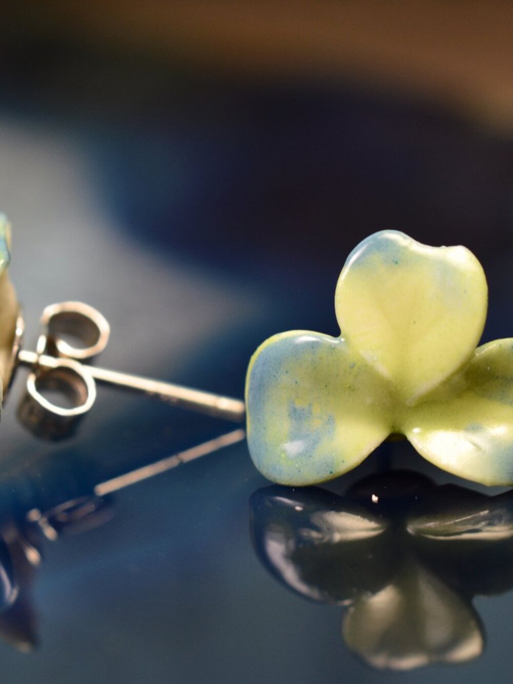 Vintage Belleek Ireland Shamrock Sterling Silver Post Earrings (925)